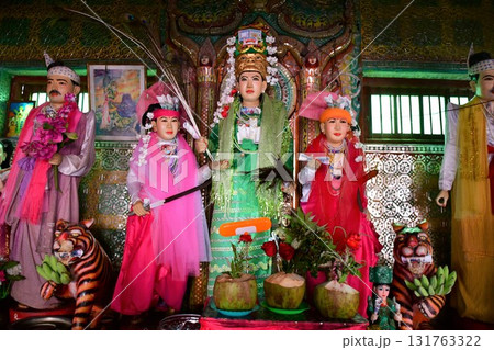 ミャンマー、ポッパ山、土着宗教ナッ神信仰の聖地、タウン・カラッ、ナッ神 ミャンマー、ポッパ山、土着宗教ナッ神信仰の聖地、タウン・カラッ、ナッ神 131763322