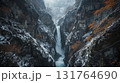 冬の渓谷と滝の幻想 131764690