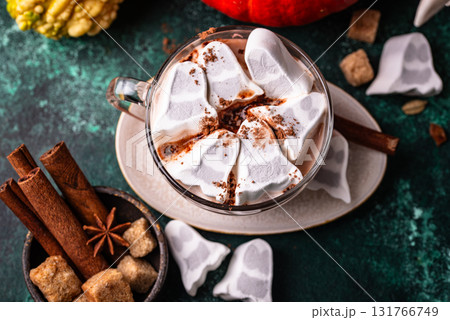 Halloween hot chocolat with ghost marshmellow Halloween hot chocolat with ghost marshmellow 131766749
