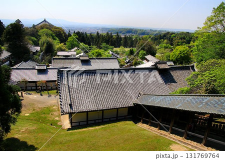 斑鳩の風景… 国宝【二月堂】から登廊と大仏殿を望む 131769764