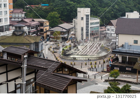 草津温泉～湯畑全景～(草津町-群馬県) 131770025