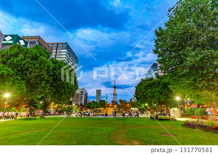 北海道　札幌市　大通公園の夕景 131770581