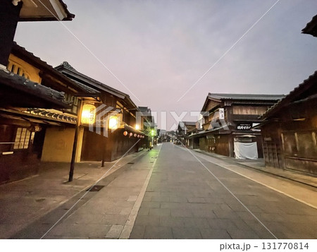 伊勢神宮内宮参道　早朝のおはらい町 131770814