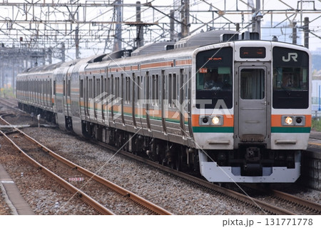 長大編成で高崎線を走行する最盛期の211系電車_2010/8/18撮影 131771778