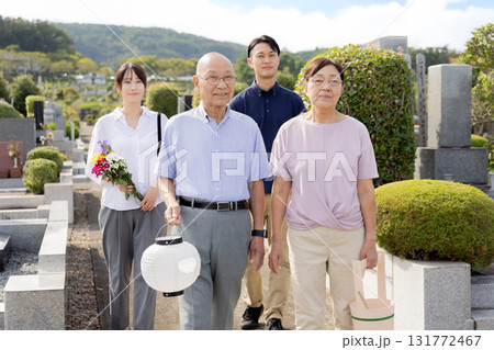 迎え盆　送り盆　お墓参り 131772467