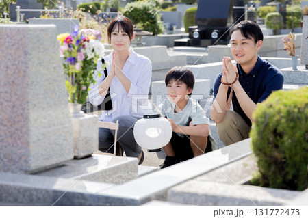 迎え盆 送り盆 お墓参り 迎え盆 送り盆 お墓参り 131772473