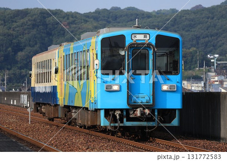 【水島臨海鉄道】MRT300形〜ひまわり号＋開業80周年記念塗装〜（水島本線：弥生駅） 131772583