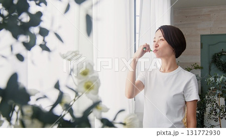 歯磨き女性 イメージ 131772930