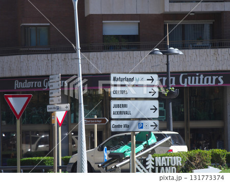 アンドラ公国 バスからの景色 5月晴れの日 アンドラ公国 バスからの景色 5月晴れの日 131773374