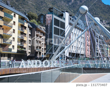 アンドラ公国 ラ・ヴァリラ川 パリ橋 5月晴れの日 アンドラ公国 ラ・ヴァリラ川 パリ橋 5月晴れの日 131773407