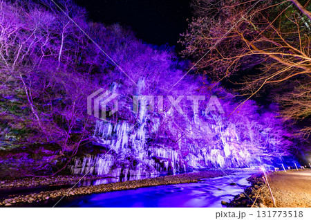 埼玉・秩父 三十槌の氷柱 ライトアップ 埼玉・秩父 三十槌の氷柱 ライトアップ 131773518