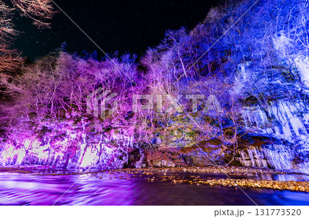 埼玉・秩父　三十槌の氷柱　ライトアップ 131773520