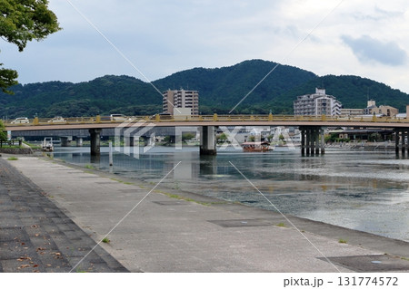 瀬田川と瀬田の唐橋の風景 瀬田川と瀬田の唐橋の風景 131774572