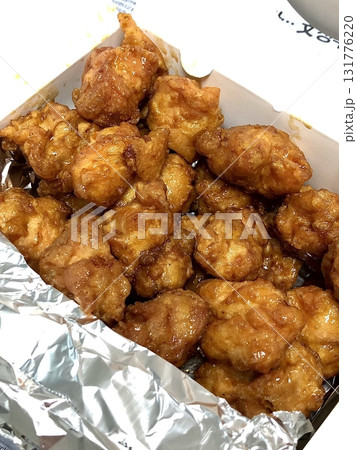 Crispy fried chicken with golden, crunchy skin and juicy, tender meat. A delicious and savory dish, perfect for any meal, served with dipping sauces or side dishes for extra flavor! Crispy fried chicken with golden, crunchy skin and juicy, tender meat. A delicious and savory dish, perfect for any meal, served with dipping sauces or side dishes for extra flavor! 131776220