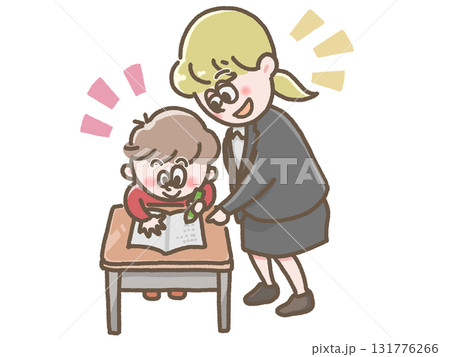 机で勉強する男の子と先生 131776266