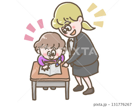 机で勉強する女の子と先生 131776267
