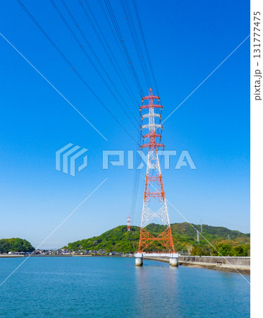 海沿いに立つ鉄塔 海沿いに立つ鉄塔 131777475
