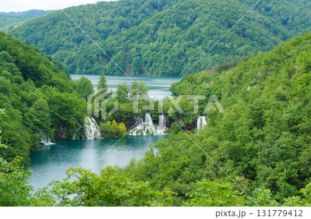 美しいクロアチアのプリトヴィツェ湖群国立公園の風景 美しいクロアチアのプリトヴィツェ湖群国立公園の風景 131779412