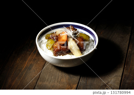 黒酢酢豚丼 131780994