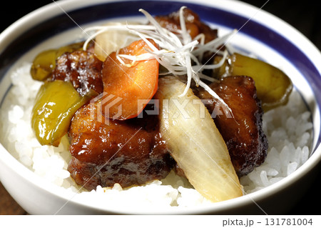 黒酢酢豚丼 黒酢酢豚丼 131781004