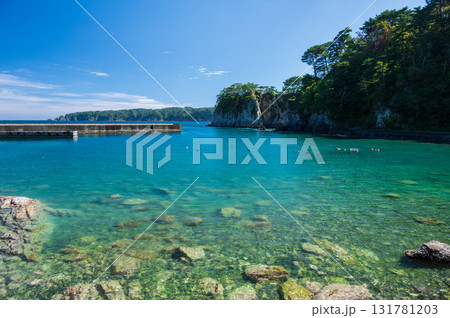 浄土ヶ浜の風景 穏やかな海 三陸の絶景 浄土ヶ浜の風景 穏やかな海 三陸の絶景 131781203