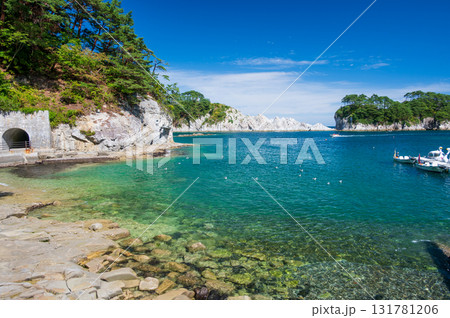 浄土ヶ浜の風景　穏やかな海　三陸の絶景 131781206