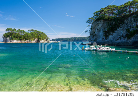 浄土ヶ浜の風景　穏やかな海　三陸の絶景 131781209