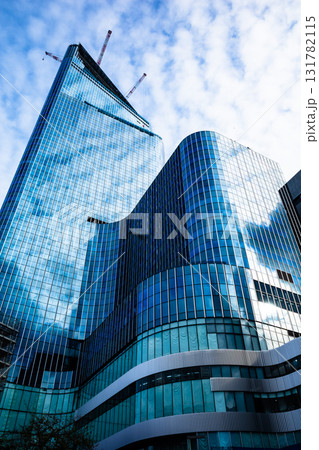 高層ビルと再開発 東京日本橋周辺の都市風景 2025.09　h-2 高彩度コントラスト 131782115
