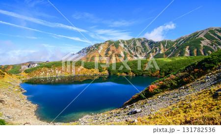 室堂平みくりが池と立山連峰　立山黒部アルペンルート富山県 131782536