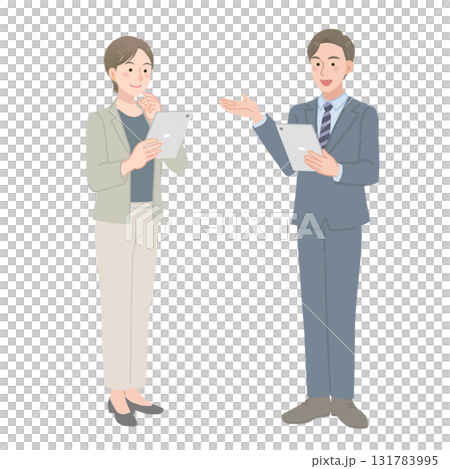 タブレットを持って説明をする営業マン タブレットを持って説明をする営業マン 131783995