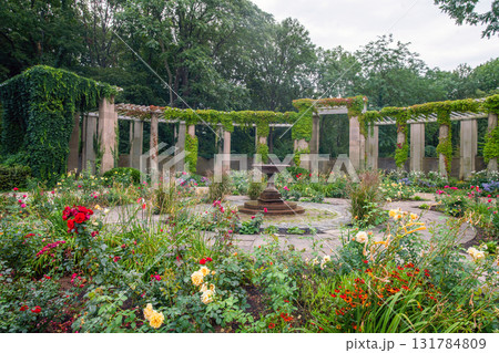 Colonnade and flowerbeds in Tiergarten 131784809
