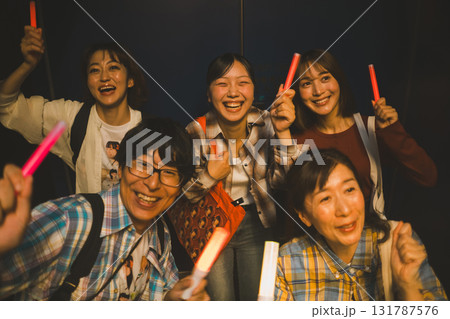 supporting my fave 131787576