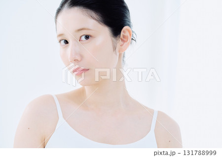 肌の綺麗な女性 131788999