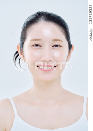 肌の綺麗な女性 131789525