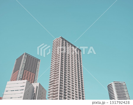 マンションとビル。池袋。油彩画風写真。　 131792428