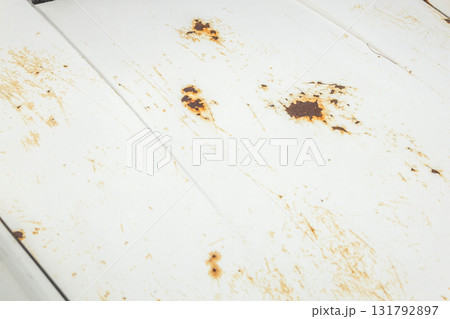車のさび、きず　Rusty iron plate of an old car 131792897