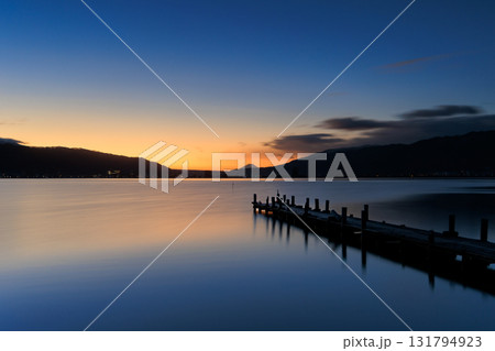 諏訪湖の朝【日の出】 131794923