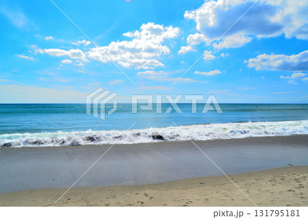 七里ヶ浜海岸から相模湾 131795181