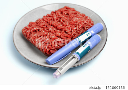 Ozempic Insulin injection pen and raw minced meat for diabetics 131800186
