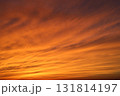 夕焼けに染まる雲 131814197