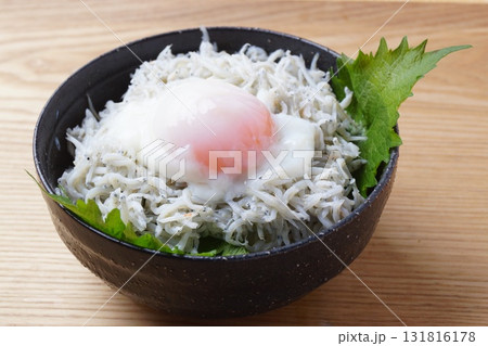 シラス丼と温泉卵 131816178