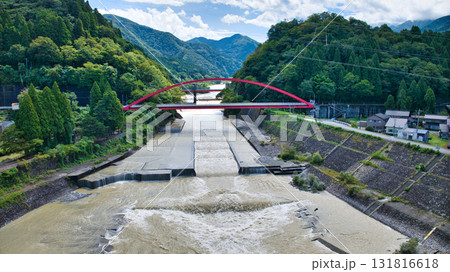 富山県東部の黒部川扇状地の起点となる愛本橋周辺 131816618