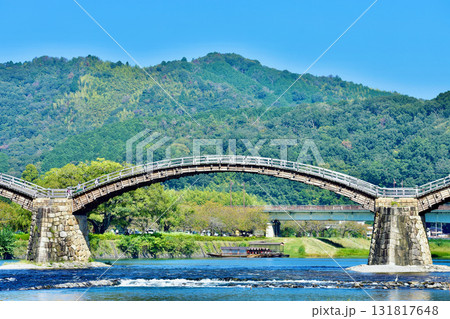 秋晴れの錦帯橋 131817648