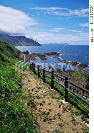 夏の竜飛岬 竜飛崎階段遊歩道から外ヶ浜へ降りる遊歩道 夏の竜飛岬 竜飛崎階段遊歩道から外ヶ浜へ降りる遊歩道 131817724