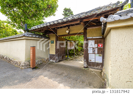 志賀直哉旧居表門風景 131817942