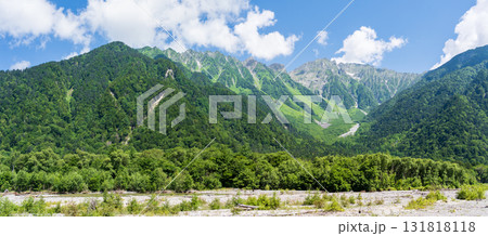 「長野県」梓川の清流・上高地　夏風景　 131818118