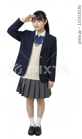 手のひらを眉に乗せて遠くを覗き込む仕草の女子高生 手のひらを眉に乗せて遠くを覗き込む仕草の女子高生 131818192