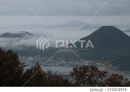 雲海の見える山頂 雲海の見える山頂 131818474