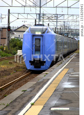 函館本線の風景　幌別駅（キハ281系　特急北斗） 131820941