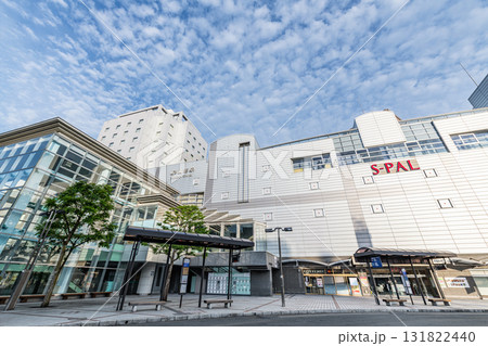 山形県山形市　晴天のJR山形駅（東口） 131822440